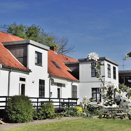 Hovedgård ホヴェドガールデン ベッド&ブレックファースト Bed & Breakfast エクステリア 写真