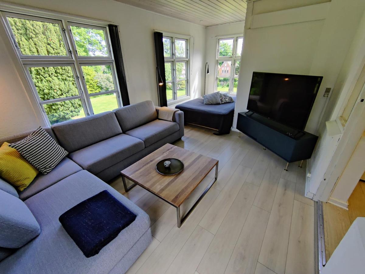 Hovedgård ホヴェドガールデン ベッド&ブレックファースト Bed & Breakfast エクステリア 写真