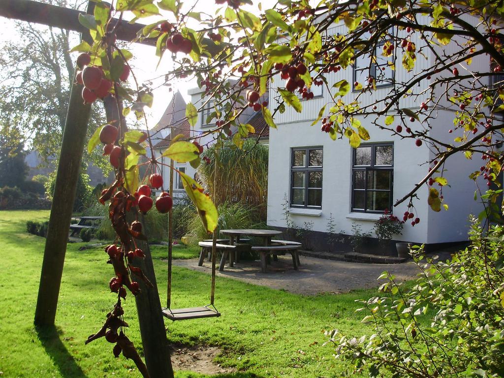 Hovedgård ホヴェドガールデン ベッド&ブレックファースト Bed & Breakfast エクステリア 写真
