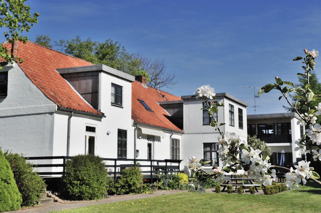 Hovedgård ホヴェドガールデン ベッド&ブレックファースト Bed & Breakfast エクステリア 写真